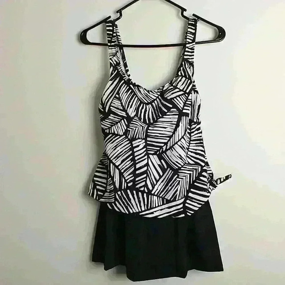 Swim wear skirt white black size 6 - Picture 2 of 3